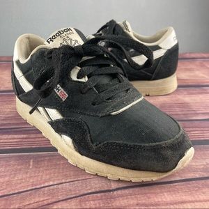 Reebok Classic Nylon J21507 Youth Size 1 Black And White Sneakers Lace Up